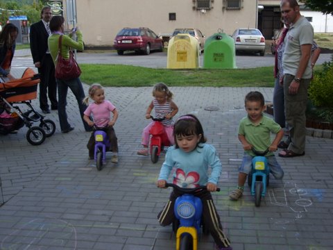 Zvody na motorkch s Natlkou, Anikou a Julinkou