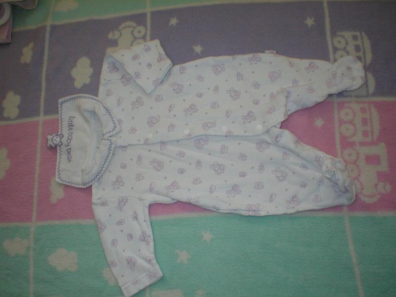 SLEVA!!NEU BABY,velikost new born,zezadu lmeku vis medvdek:c)cel propnac,cena 70,-K