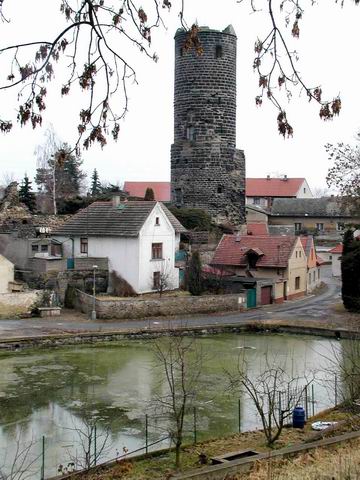 20 a se dostaneme k vi hradu Jentejn