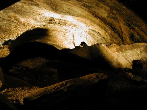 17 Jeskyn nen krpnkov ale voda vymlela ve skalch bizardn tvary