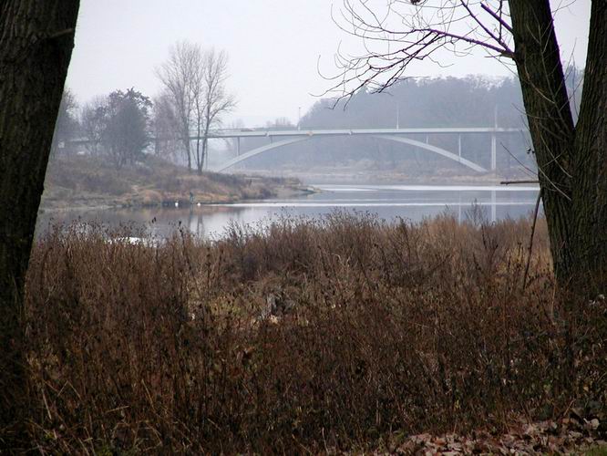 11 V przoru mezi stromy se objevuje Zbraslavsk most