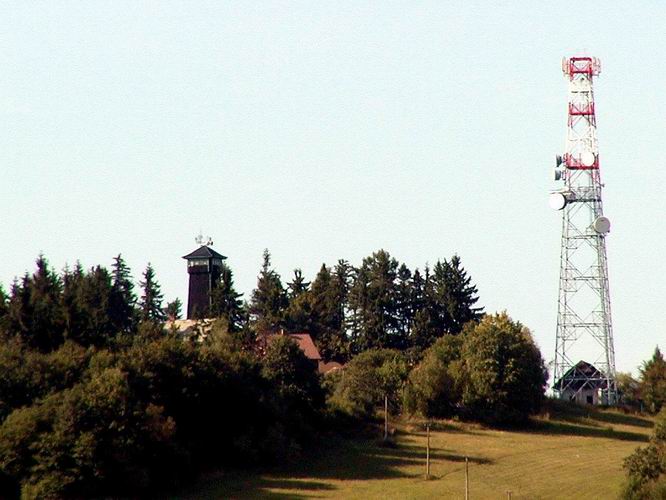 20 Ze Strn se jet teleobjektvem podvme na vrchol Lzku