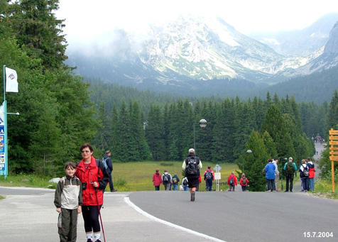 trbsk Pleso - pohled na Mlynick dolinu a vodopd Skok