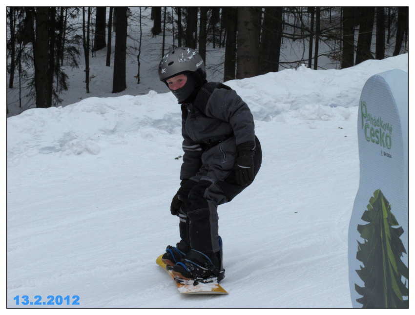 Lye n, snowboard ano. Ddo cel den jezdm na sjezdovce. Lyovat neumm, ale na snowboardu u umm triky. Za jzdy se otom. Gratulujeme, jen tak dl Fildo.