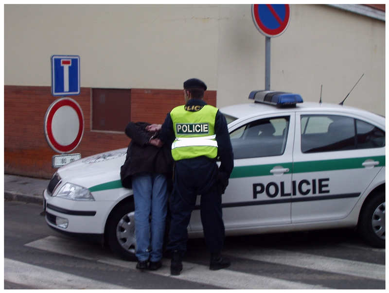 Zadren idi - opilec v poutech.