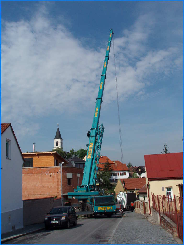 UFO v Liboci zatemnilo nebe ve stedu 20.6.2012. Vha 800 Kg, obsah 32 kubk.