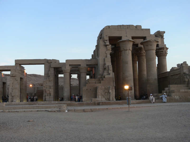 Kom Ombo - zestrany