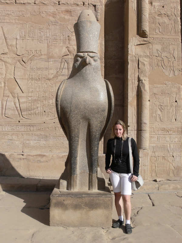 Lady a bh Horus v Edfu