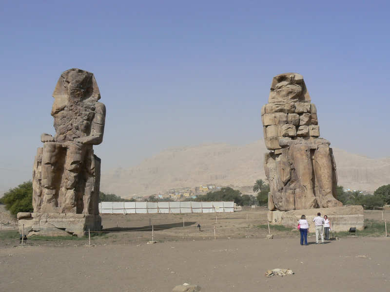 Memnonovy kolosy (oba)