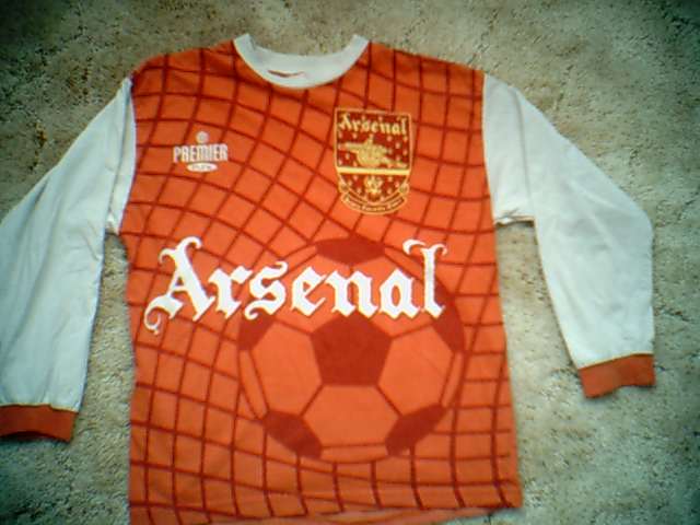 Triko Arsenal vel.134  za 40,-