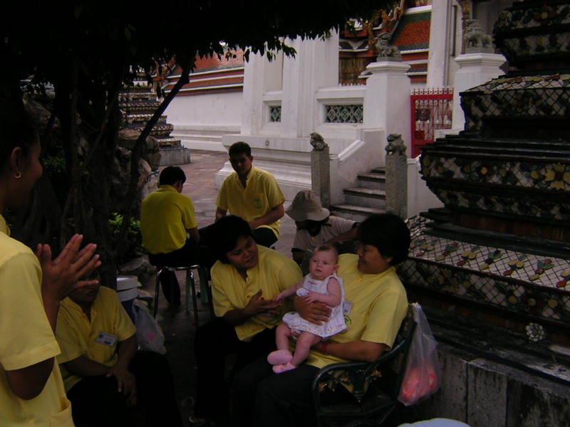 Thai masseurs in the garden of Wat Pho