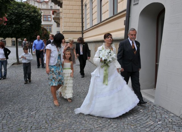 nevsta pi odchodu na radnici