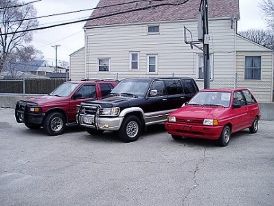 isuzu rodeo, isuzu trooper, ford festiva. Cervenacky si nechame, trooper musi do sveta, ale slouzil skvele.