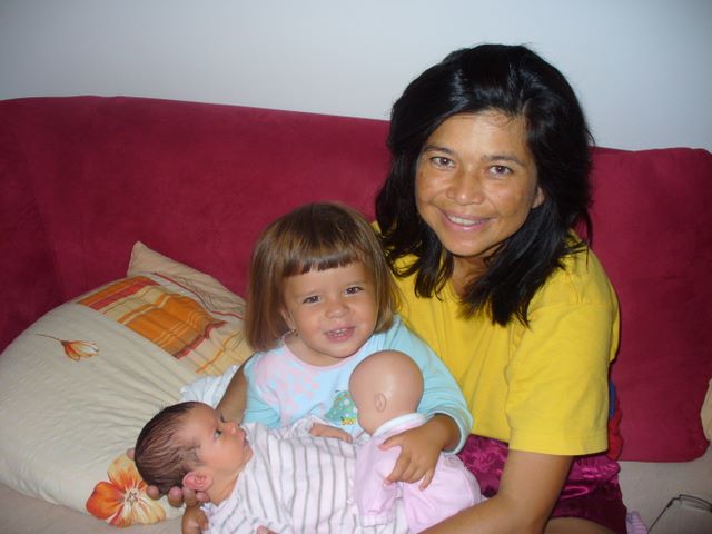 Mum with her two ninos