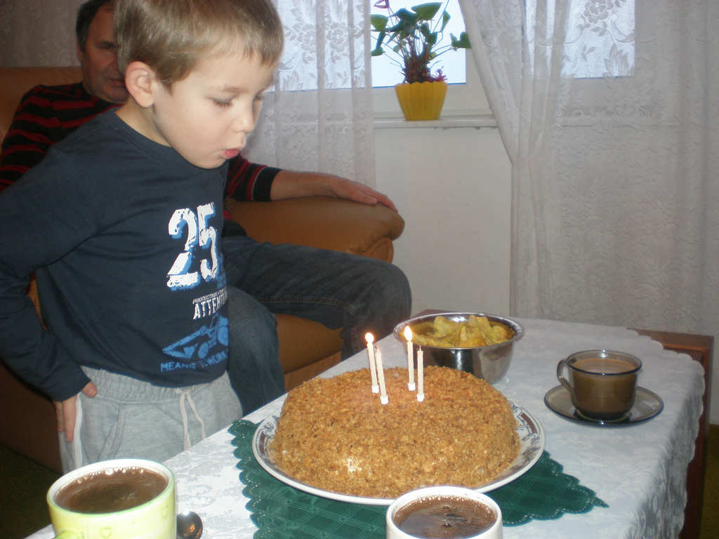 Sebi s narozeninovm dortem
