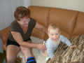 S babciou-m po operaci nohy,tak si se mnou hraje aspo na gaui