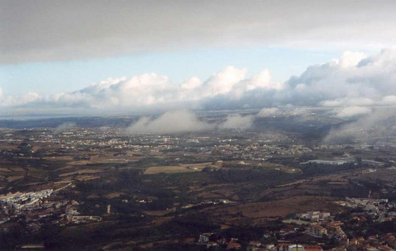 Portugalsko - Sintra - to nen pohled z letadla, ale z Mourova :-)