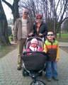 V parku s brachom a starymi rodicmi Vaskaninovcami
