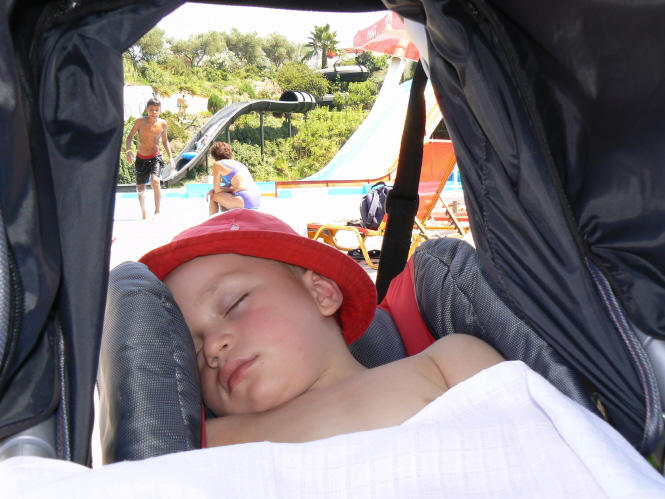 Unaven Radimek usnul v aquaparku